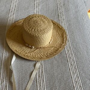 Natural Straw Wide-Brim Hat with Shell Accent - Cream